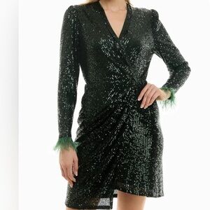 NWT Nicole Miller Emerald Green Sequin Dress with Green Feather Accents